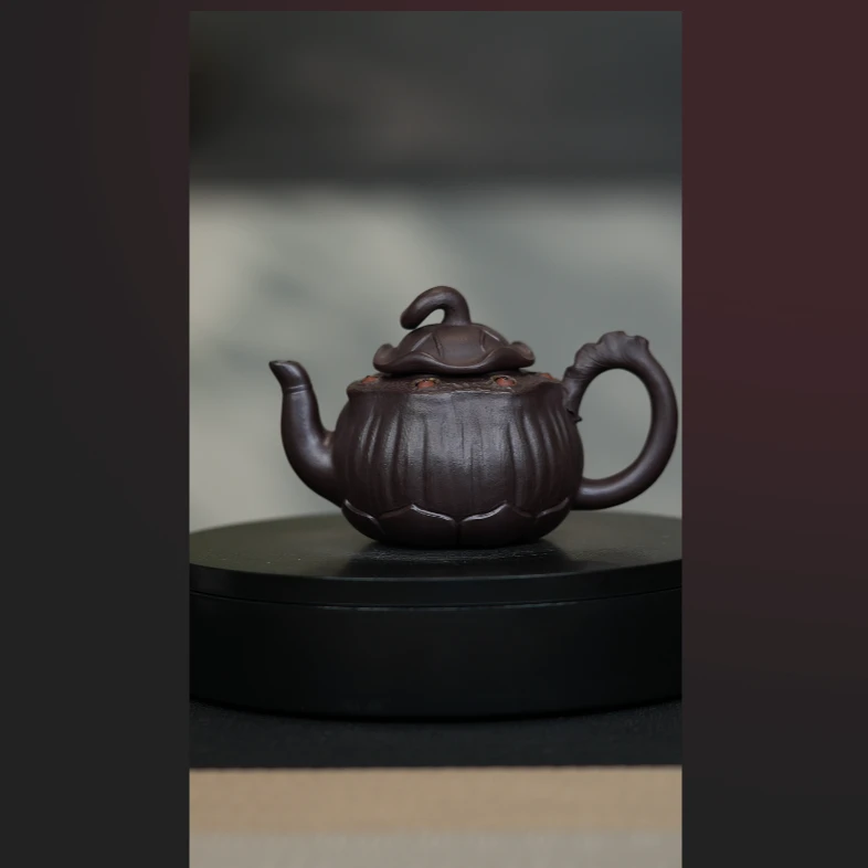 423 原矿紫砂花器莲蓬壶