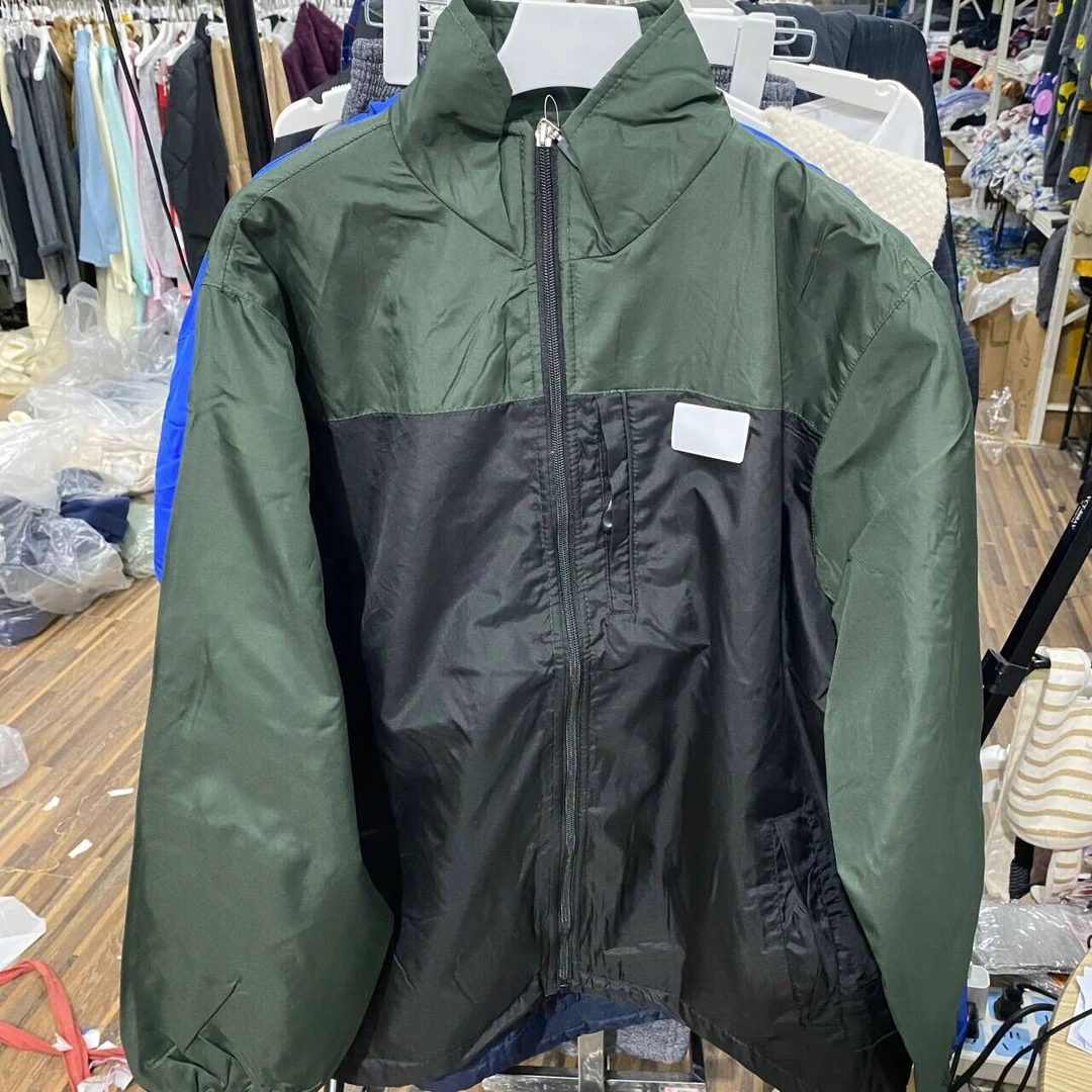 H88秋冬时尚舒适户外百搭加绒拼色冲锋衣