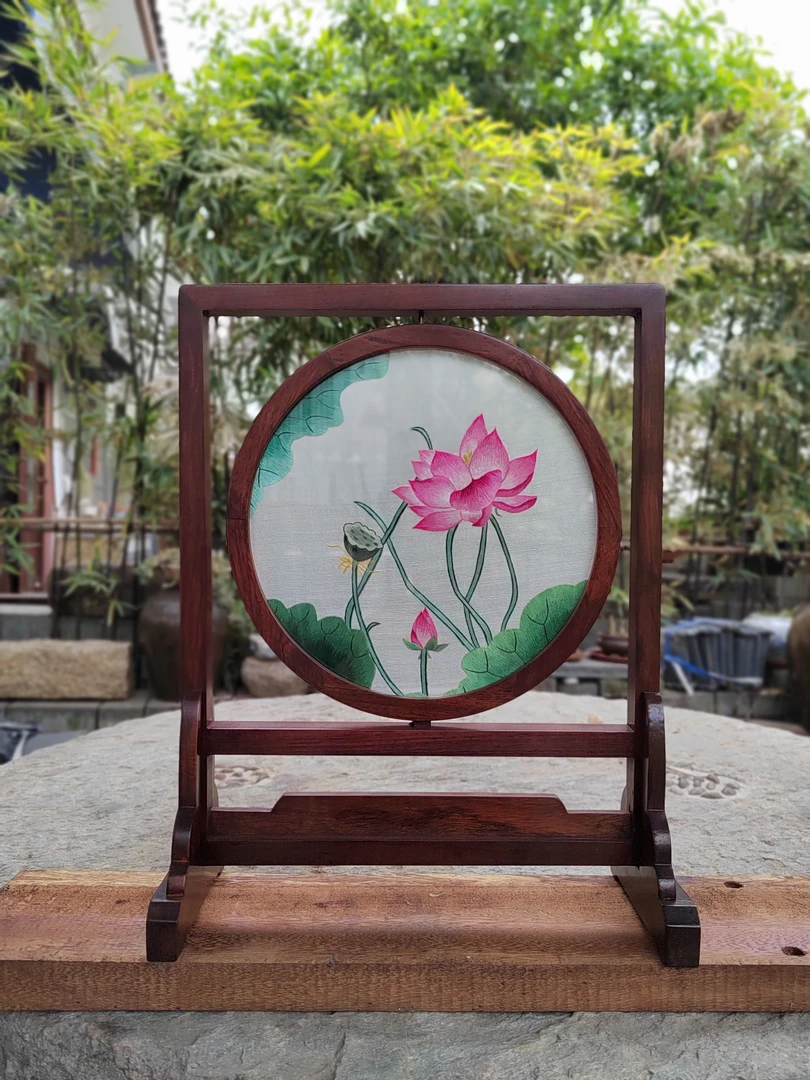 双面绣摆台荷花图