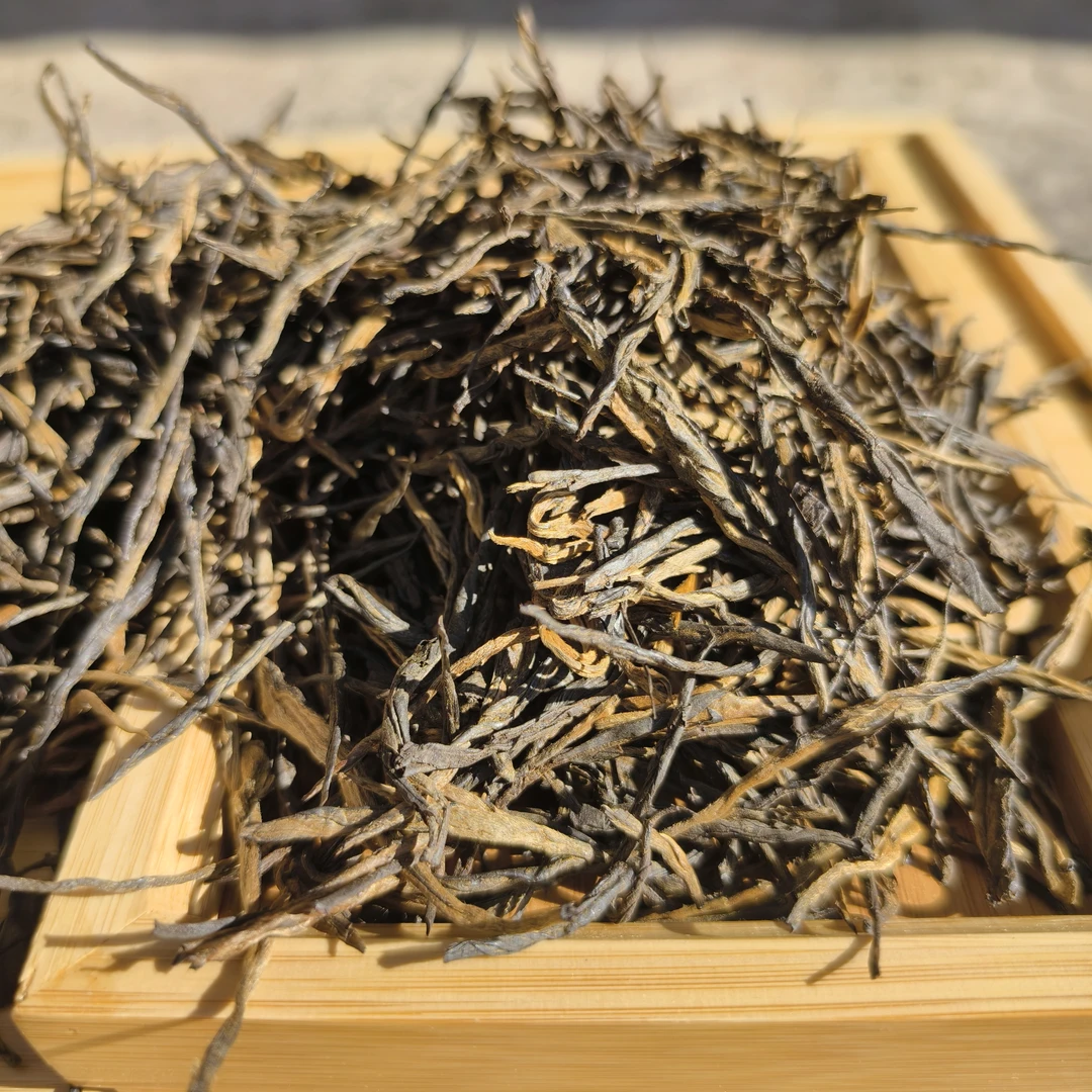 滇红云南凤庆滇红松针花香蜜香耐泡红茶袋装