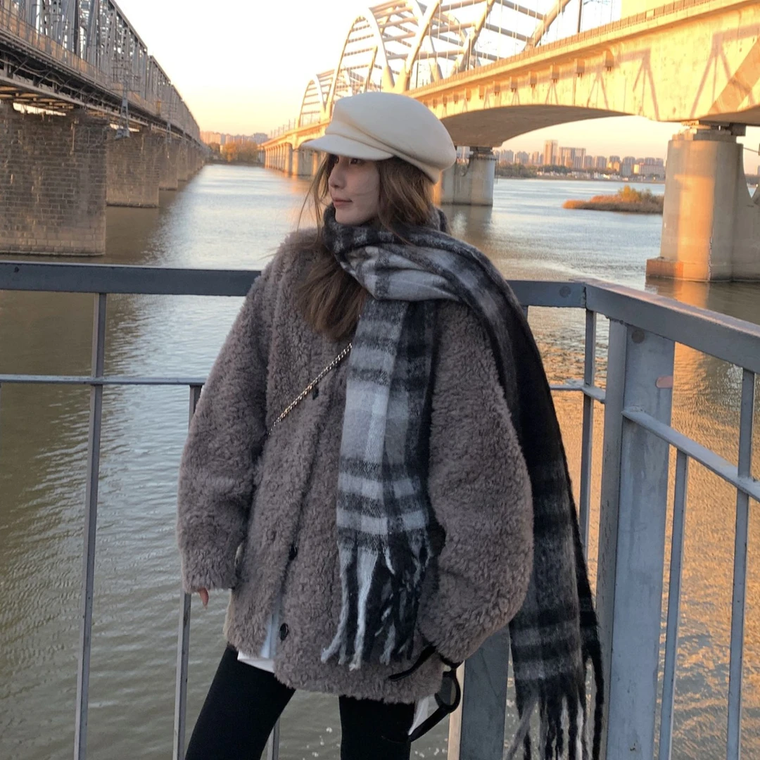 黑色慵懒风加厚毛毛外套女秋冬中长款羊羔绒皮毛一体开衫V领大衣