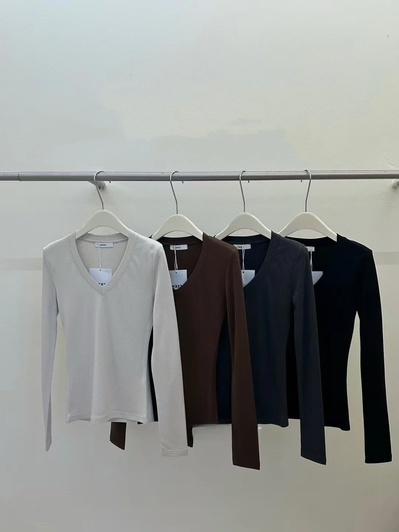 52嘉百搭T恤V领长袖保暖老钱风打底衫网红内搭时尚针织休闲上衣