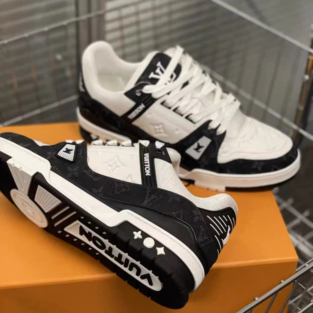 未使用 LouisVuitton/路易威登 Trainer 低帮休闲板鞋黑白色