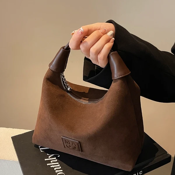 磨砂质感小包包女2024秋冬新款手提包高级质感百搭复古通勤斜挎包