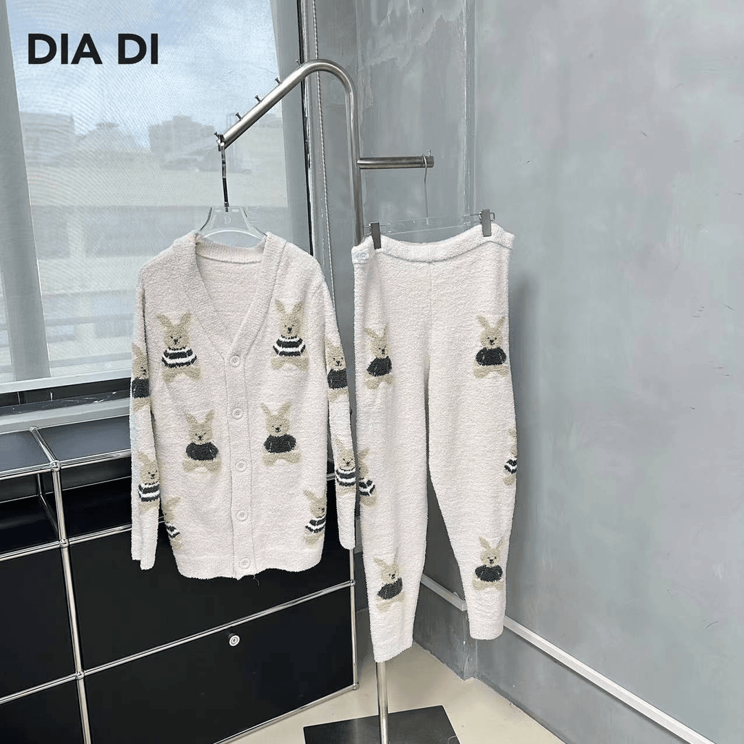 两色秋冬款兔子睡衣 D0294