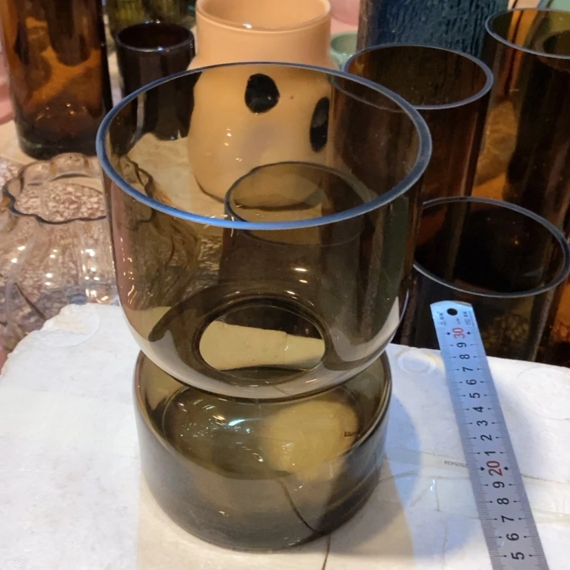 【闪购商品】烟灰色玻璃花瓶
