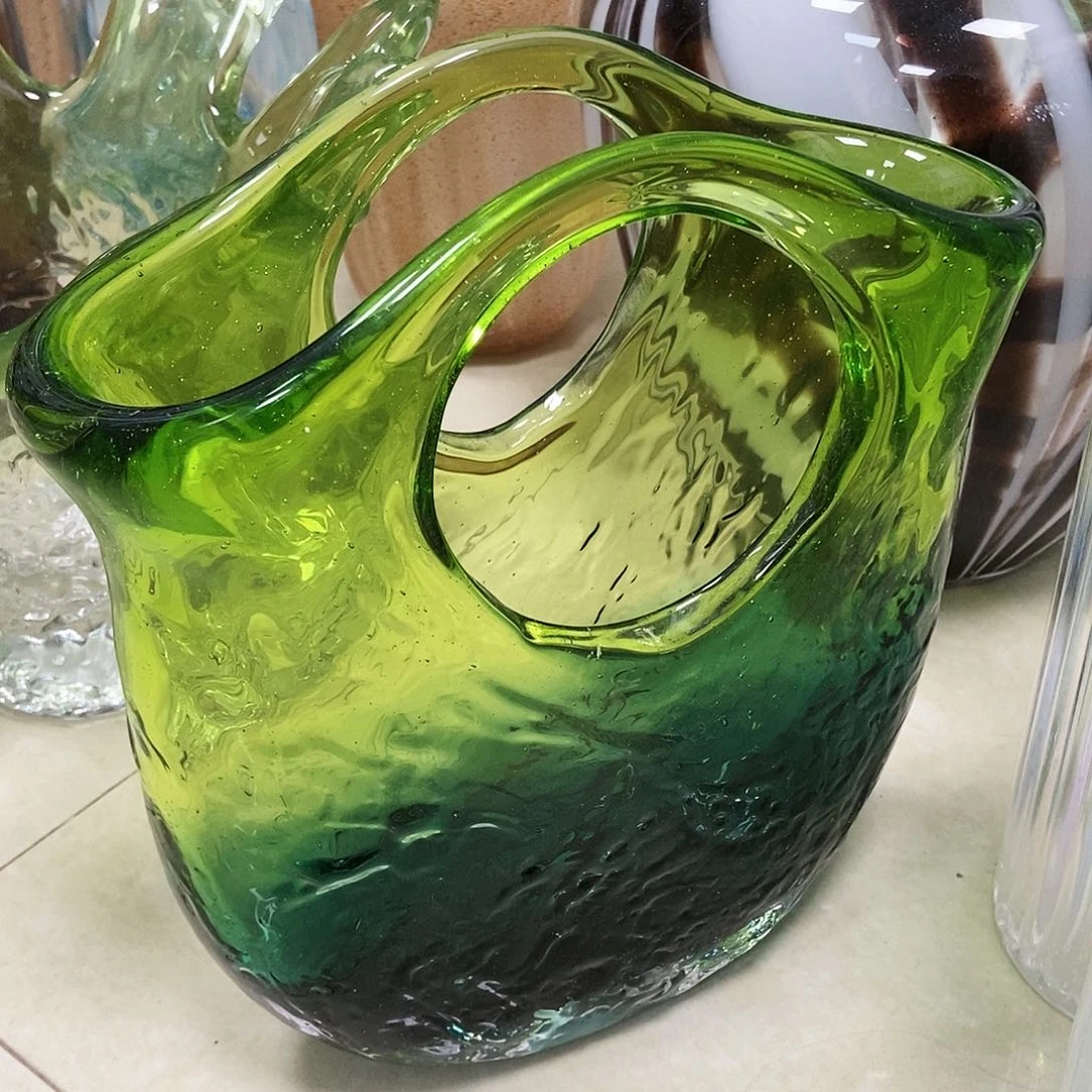 三色琉璃花瓶摆件家居设计