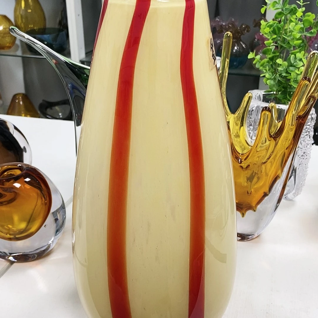 奶油琉璃花瓶花瓶摆件
