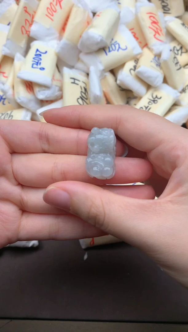 【闪购商品】翡翠挂件未镶嵌貔貅(多样性发货)1个