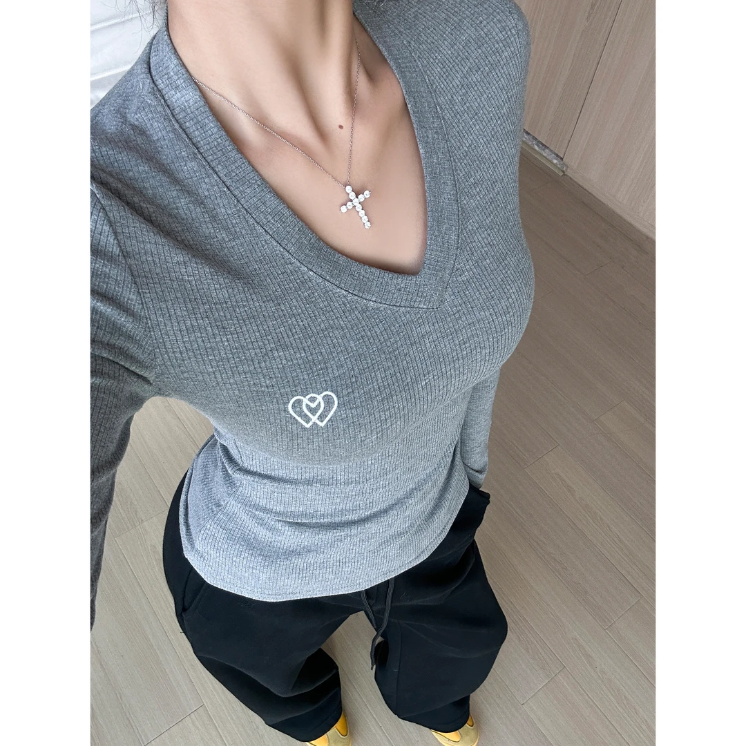 【部分现】美式复古修身V领双爱心刺绣设计感显瘦百搭长袖上衣 7627