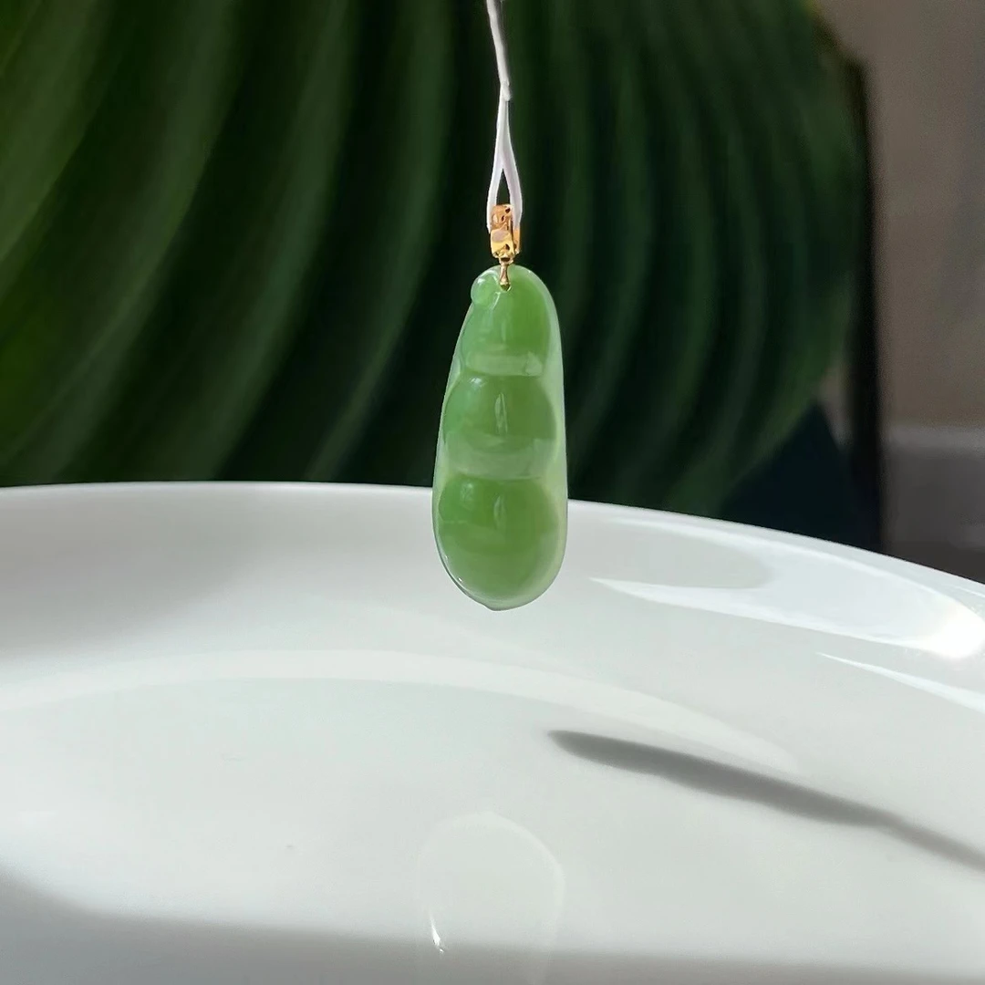 【珠宝厂长】约11*29mm俄料碧玉福豆镶18K金扣头吊坠