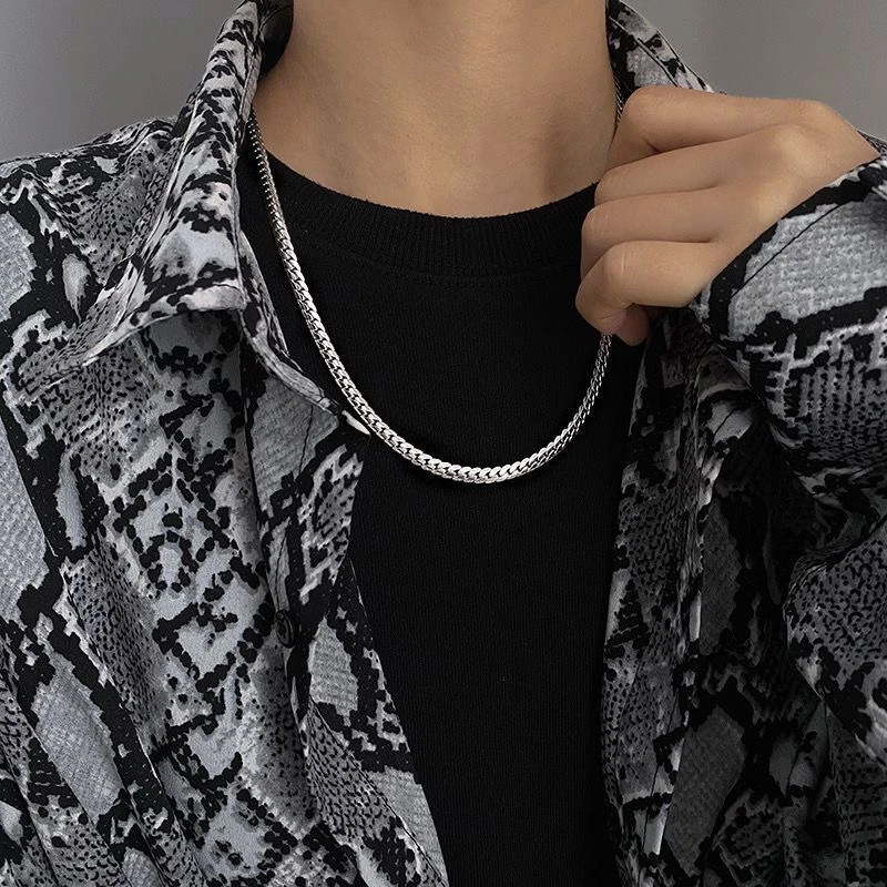 压花古巴项链锁骨链男潮钛钢不掉色锁骨