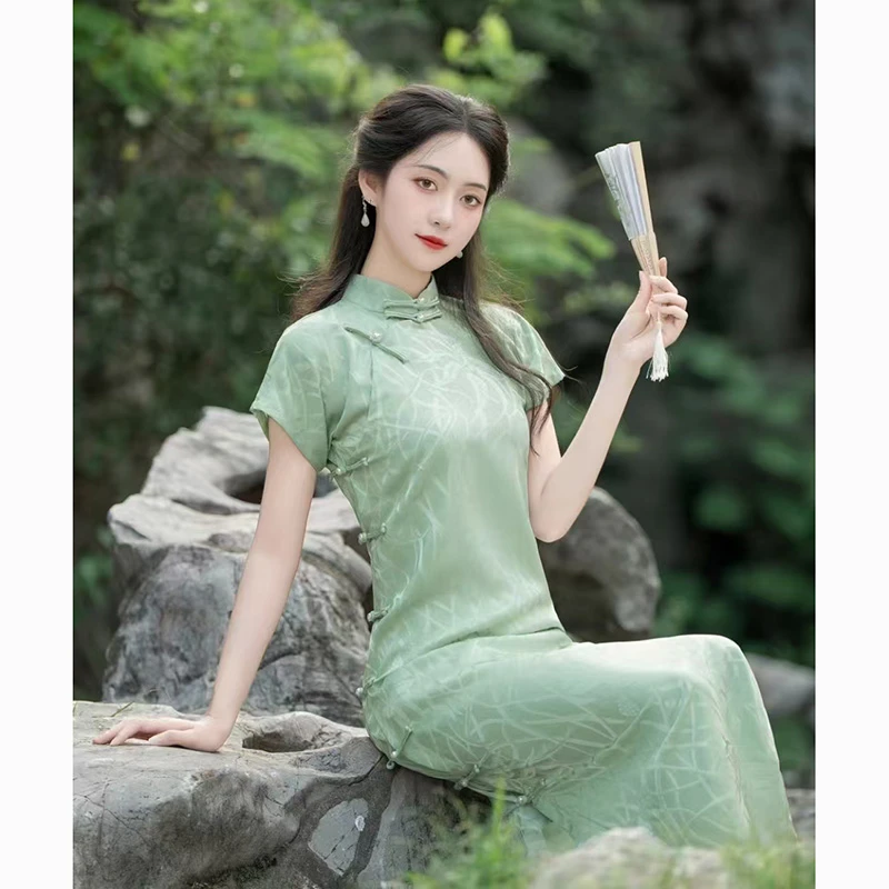 《绿萝》新中式国风连衣裙复古碎花旗袍改良年轻款显身材气质长裙