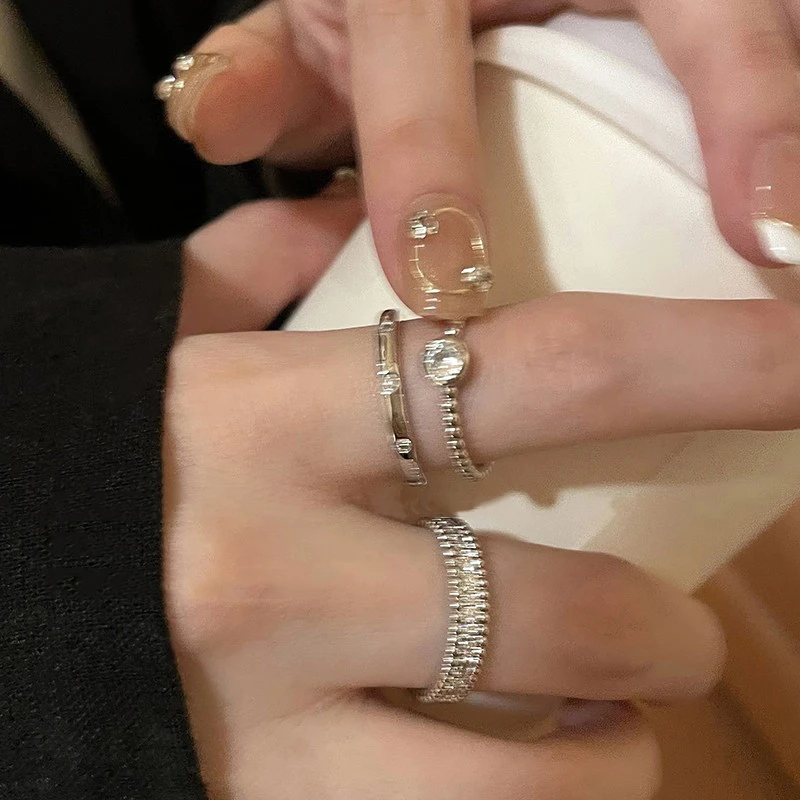 铜合金合成锆石戒指 素圈轻奢开口女设计感高级感气质可调节戒指