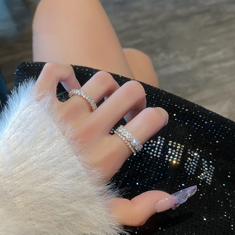 铜合金合成锆石戒指 小众设计高级轻奢潮女ins冷淡风锆石时尚指环