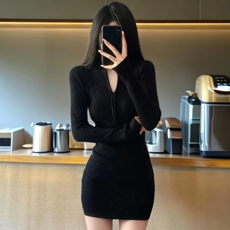 春秋款黑色修身包臀裙显瘦裙子女爆款2025新款连衣裙高级感小黑裙