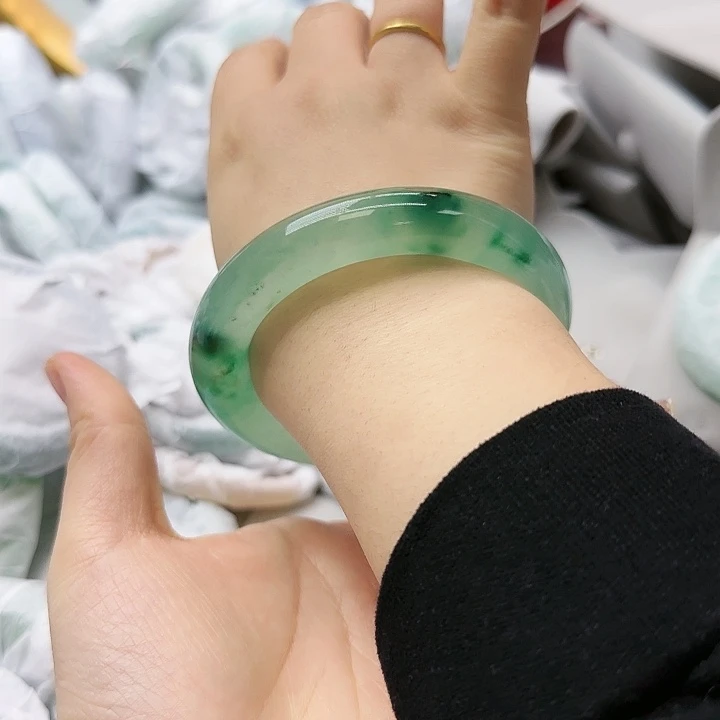 石英质玉手镯合金144