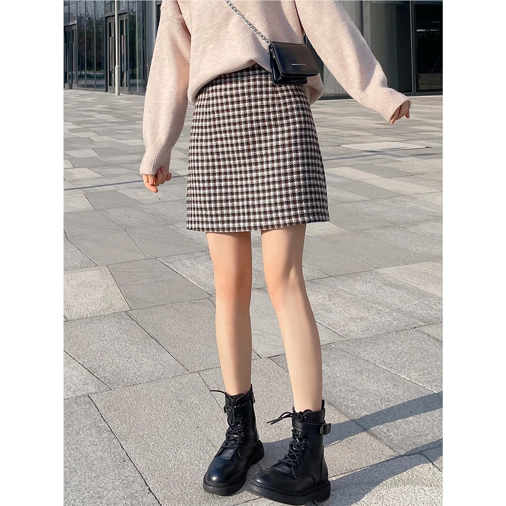 2025新款毛呢格子半身裙女春秋高腰气质百搭显瘦a字短裙包臀裙子