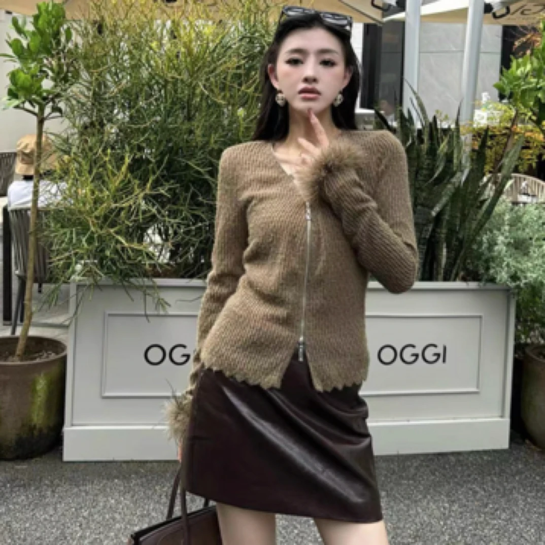 深圳MMOUHUO新款袖口羽毛双拉链毛衣开衫