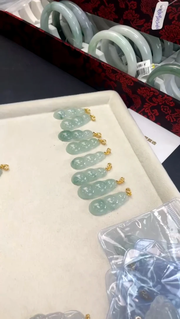 【闪购商品】翡翠吊坠(不含链)银S925镶嵌福豆多样性发货发一件