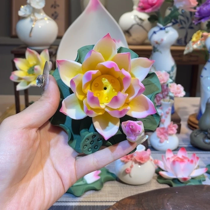 手工陶瓷精致摆件