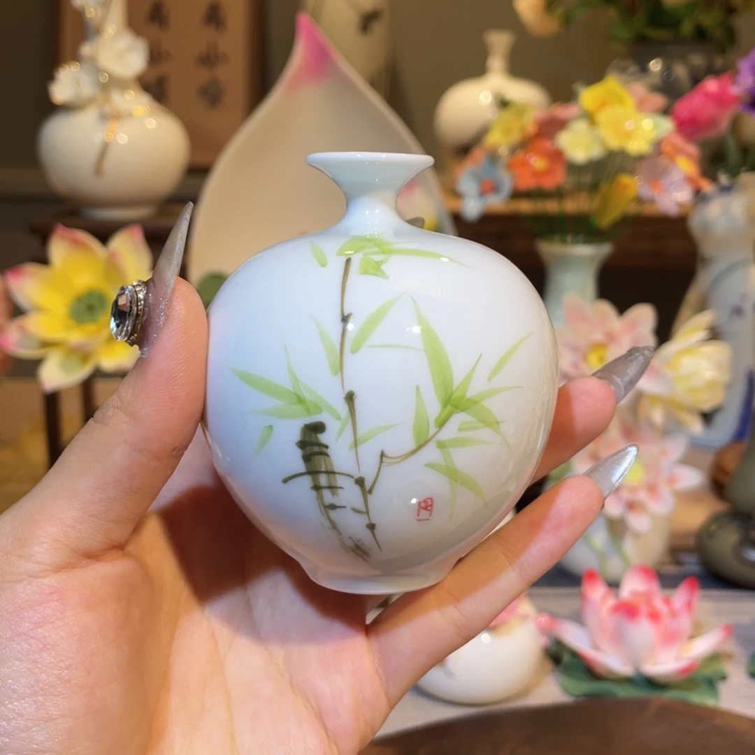 手工陶瓷精致摆件