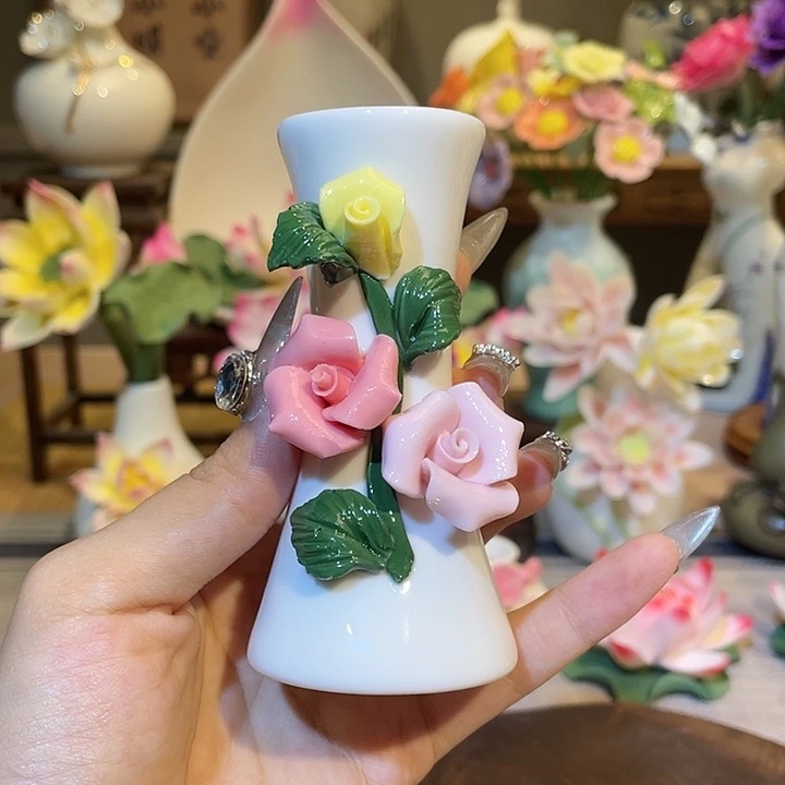 手工陶瓷精致摆件