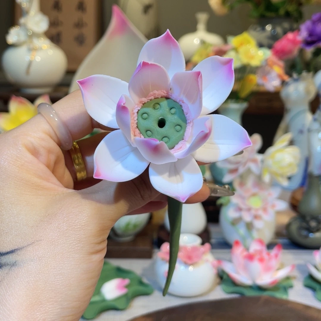 手工陶瓷精致摆件