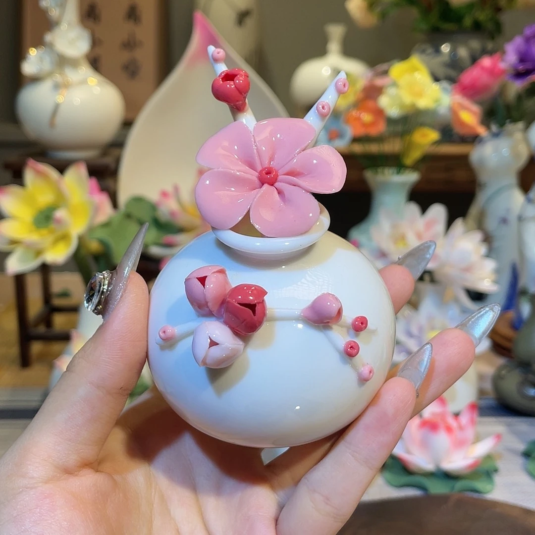 手工陶瓷精致摆件