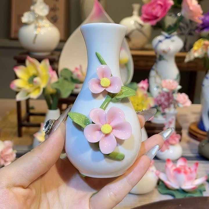 手工陶瓷精致摆件