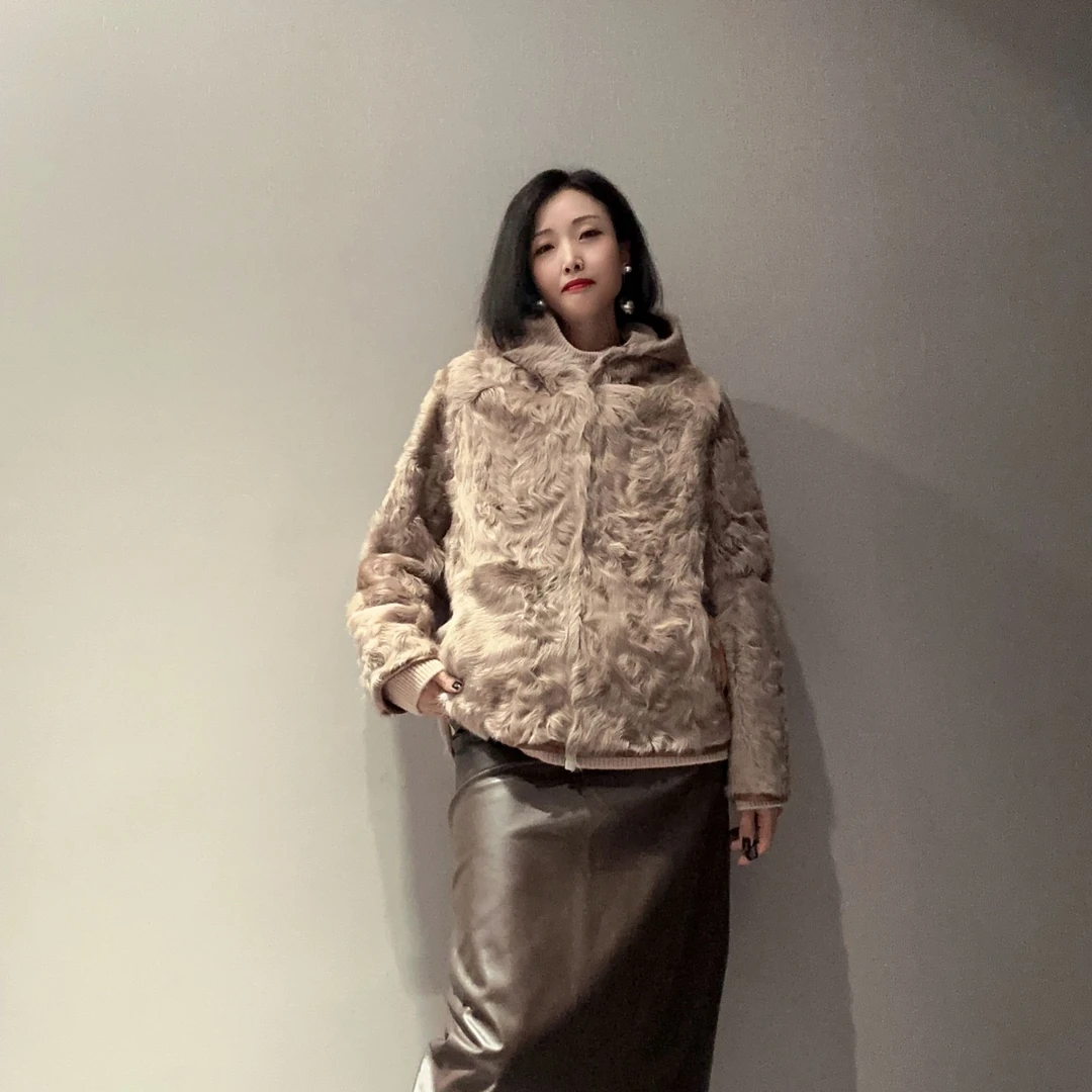 进口小湖羊皮毛一体两面穿连帽皮草外套MC9273