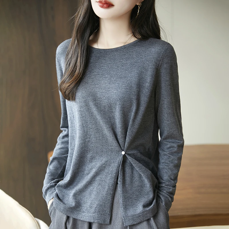 精纺羊毛针织打底衫圆领长袖套头开叉纽扣收腰显瘦小众设计感毛衣
