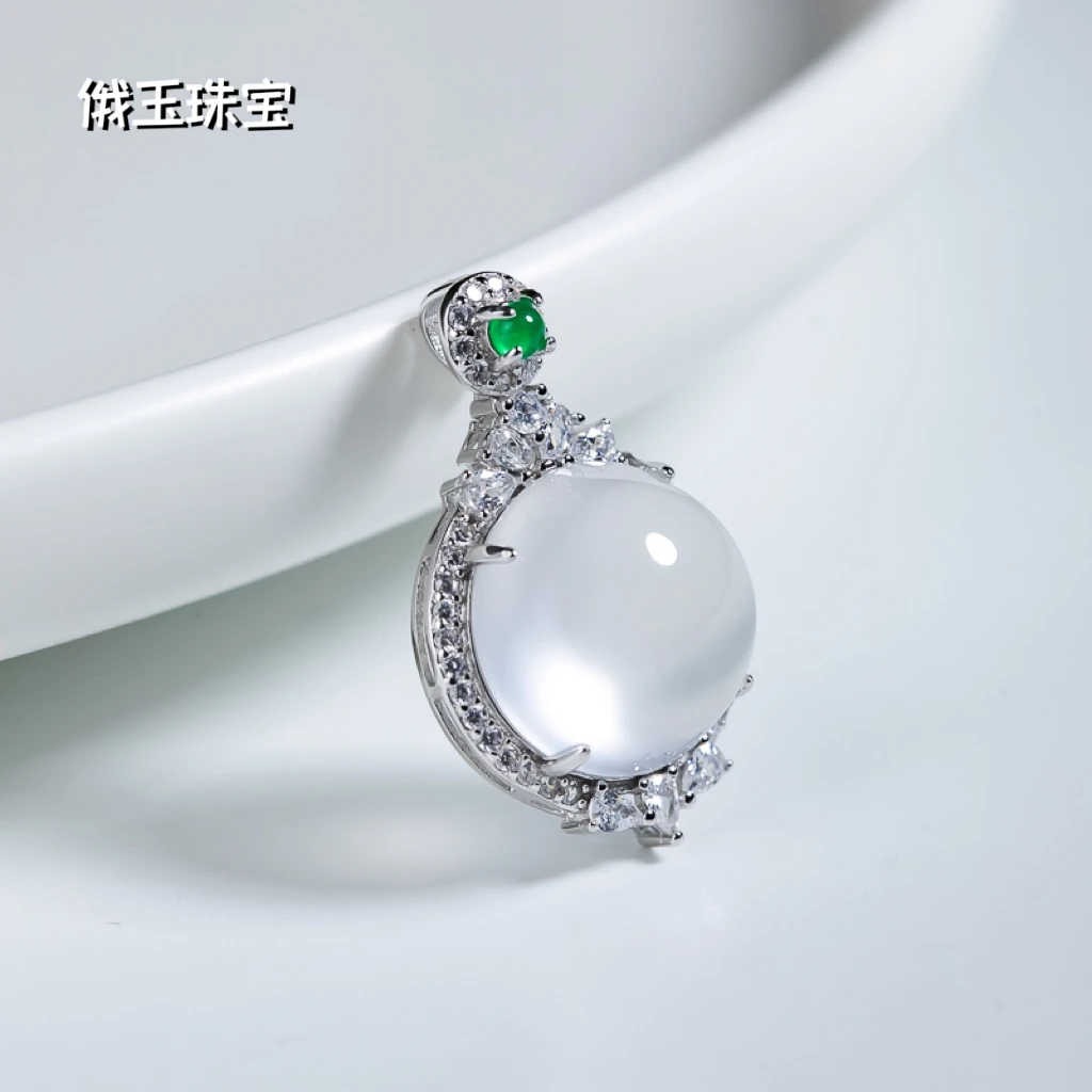 [ 俄玉珠宝] 不封底围镶轻奢小众气质时尚蛋面精美吊坠