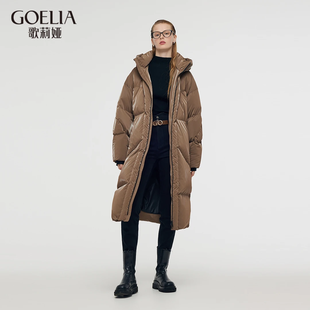 歌莉娅 冬季新品  长款亮光连帽宽松羽绒服1CSJ8C0G0