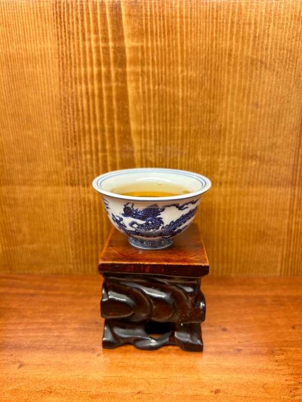 景德镇陶瓷主人杯手绘手工釉下青名窑全手工海水纹青花龙纹压手杯