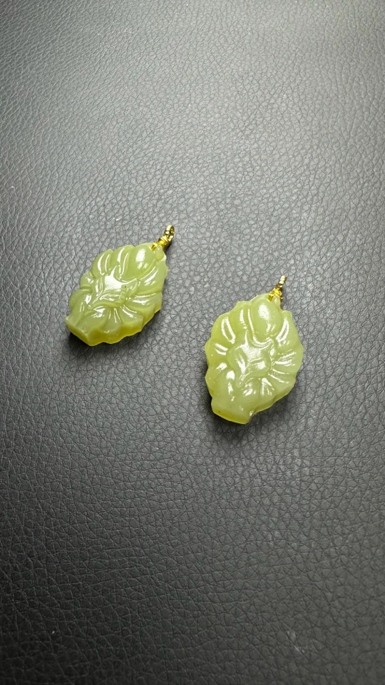 天然玉石青海青色玉石九尾狐吊坠，拍一发一，多样性发货