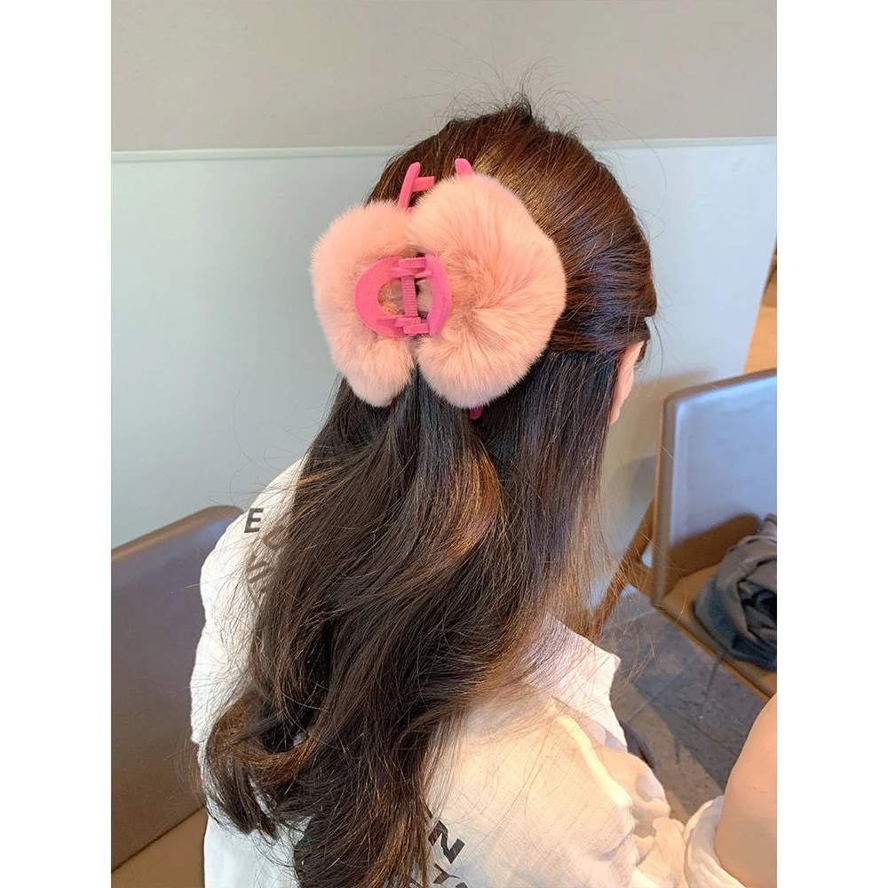 多巴胺女孩发饰韩版厚毛毛大爱心抓夹网红时尚高级感盘发鲨鱼夹