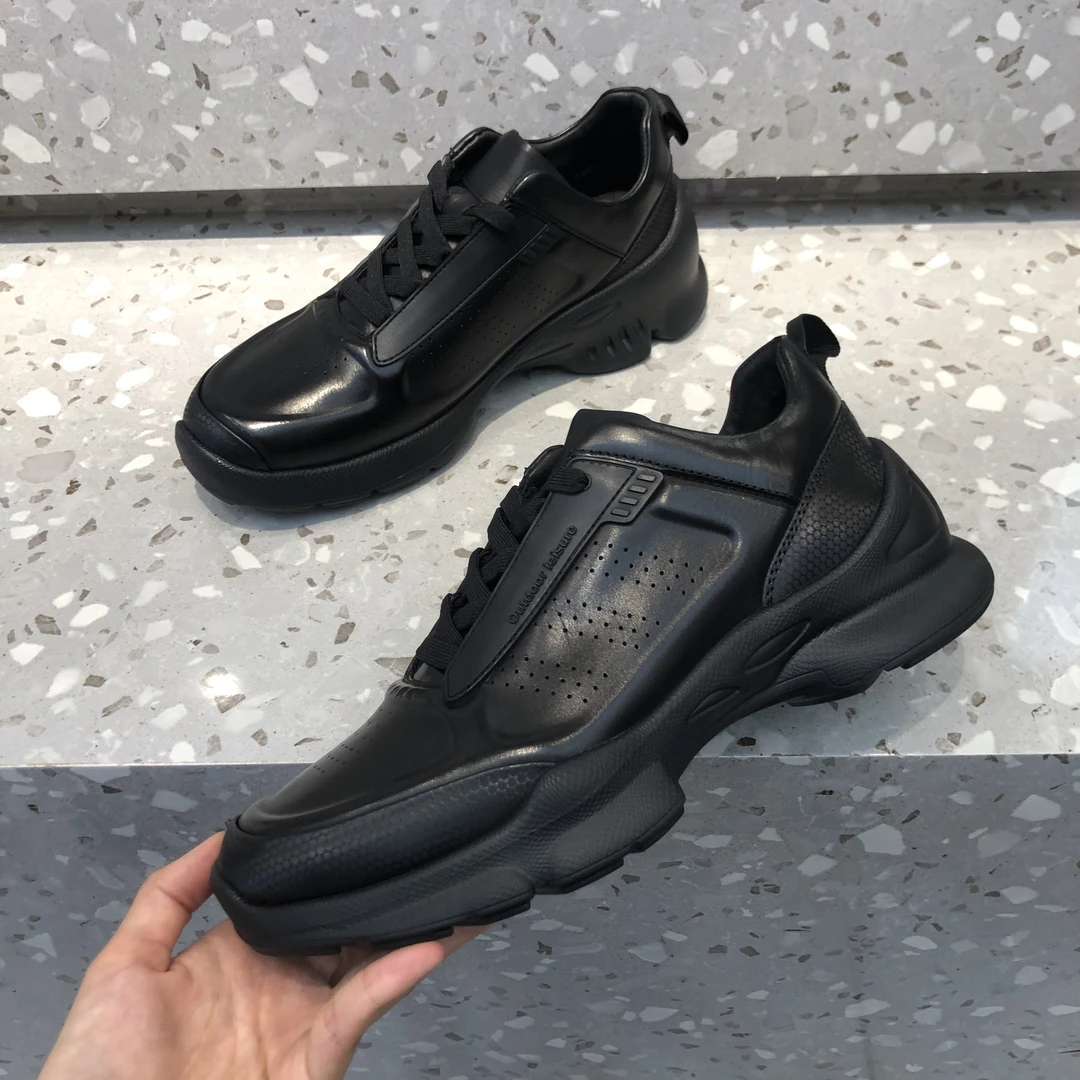 男士黑色运动鞋潮流百搭厚底品质轻奢鞋子男款男士低帮通勤鞋秋季