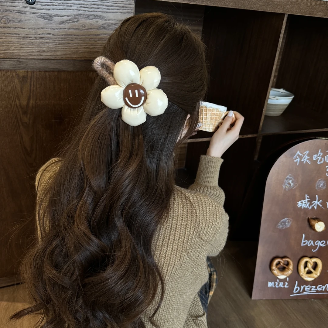 甜美笑脸枕头花朵鸭嘴夹超大号后脑勺鲨鱼夹盘发气质半披发发饰