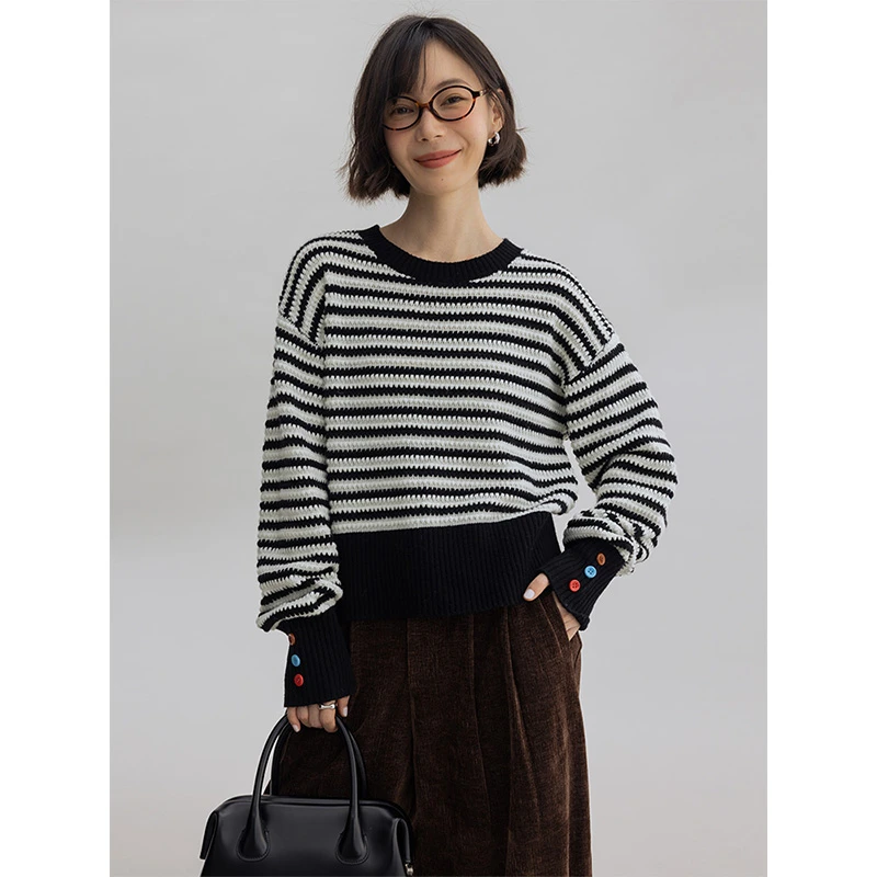 DotDrobe/多着陶瓷扣子装饰羊毛混纺间色打花毛衣女秋冬-黑白条纹
