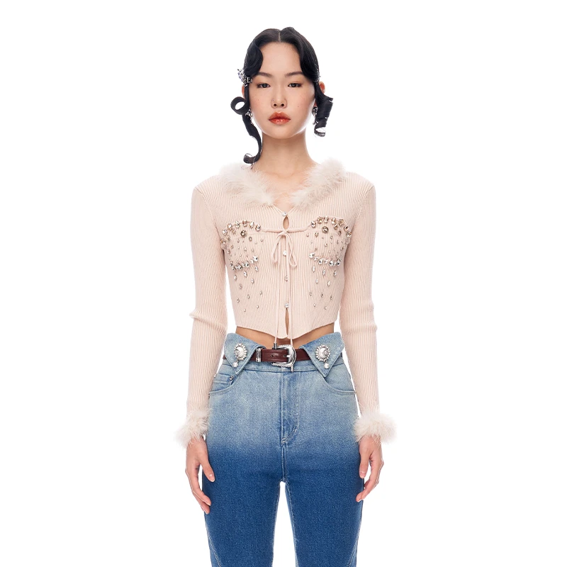 【陈大可】LEFAME/拉飞姆 钉钻羽毛镂空设计修身短款蕾丝针织上衣