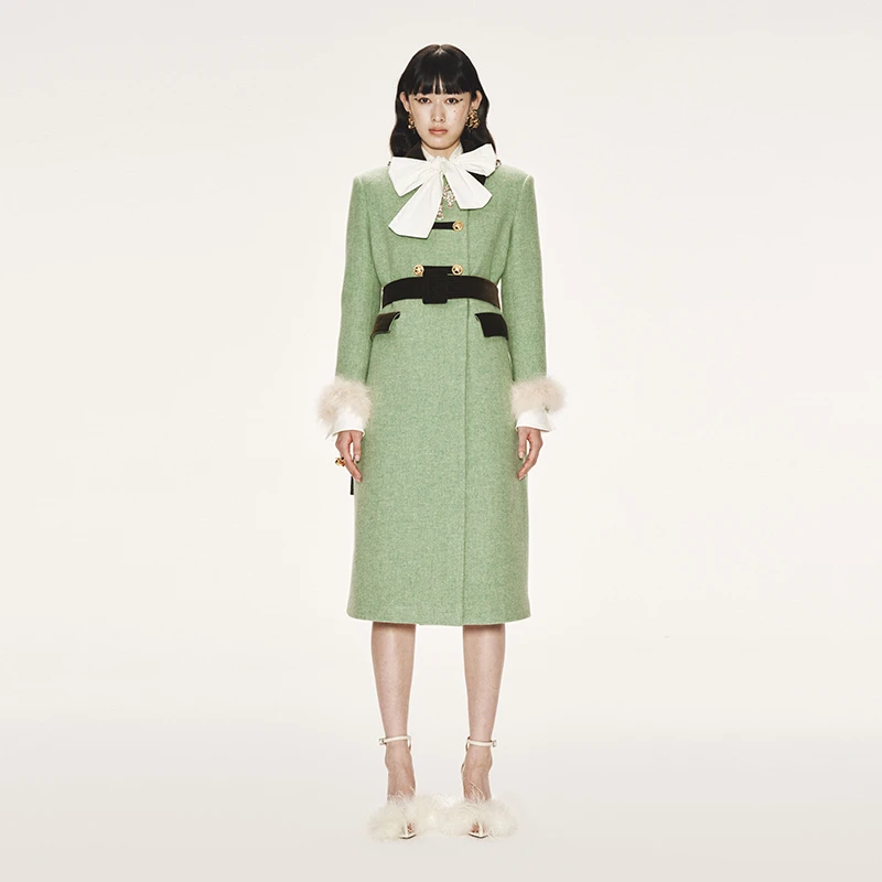 LE FAME/拉飞姆秋季新品骑士风珠宝蝴蝶结羽毛长外套