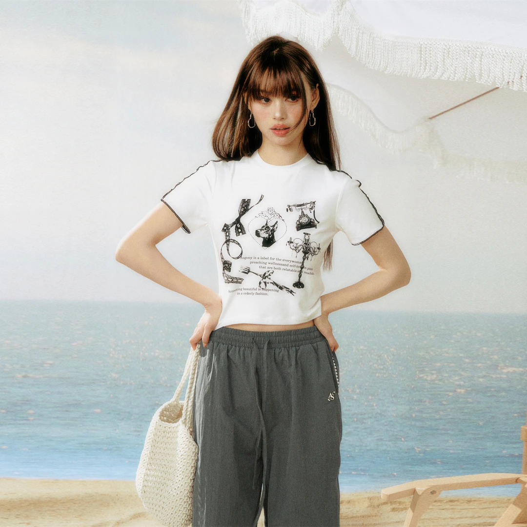 AsGony休闲百搭甜酷蕾丝拼接印花短T恤