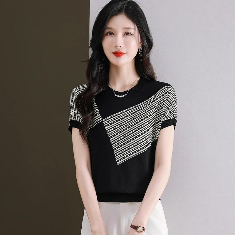 2025年夏季新款女士圆领时尚百搭洋气宽松显瘦款薄款半袖纯色上衣