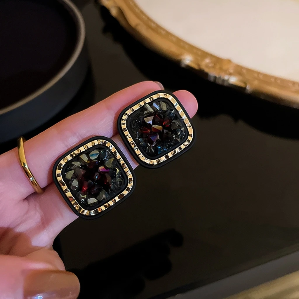 铜合金耳饰  复古小香风方形黑色百搭轻奢气质 A151