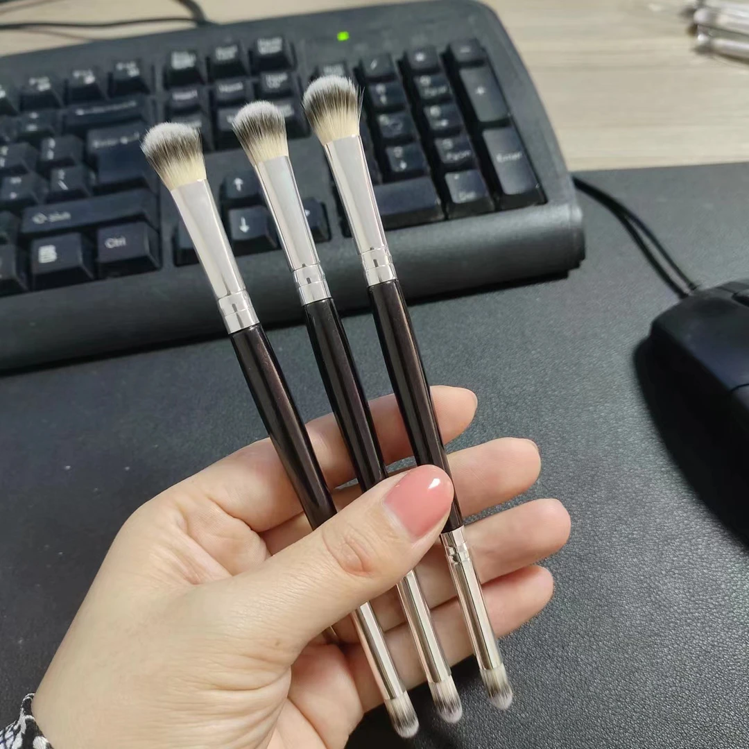 双头眼影刷软毛眼部晕染刷细节高光刷提亮超柔软便携毛刷化妆刷女