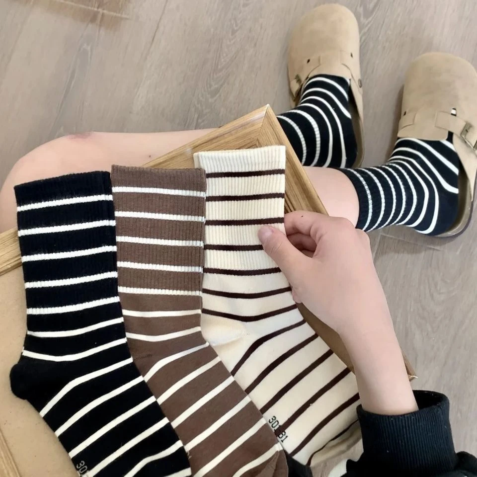 黑白秋冬条纹潮袜柔软时尚网红袜子女ins潮中筒百搭款运 堆堆袜子