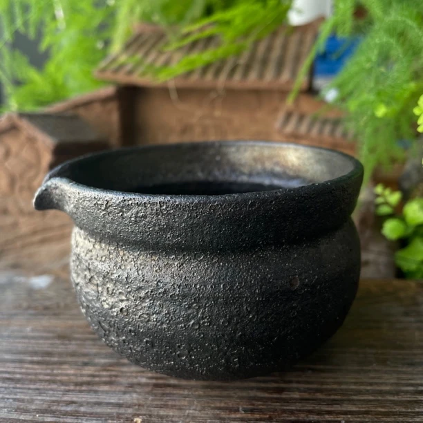 荥经非遗黑砂—带彩公道杯200cc（微瑕）