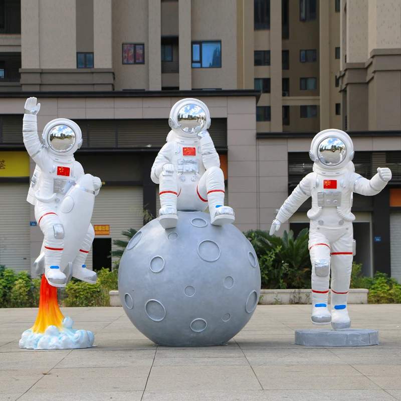 航天太空人落地摆件卡通宇航员户外庭院摆件火箭雕塑纯手工简约