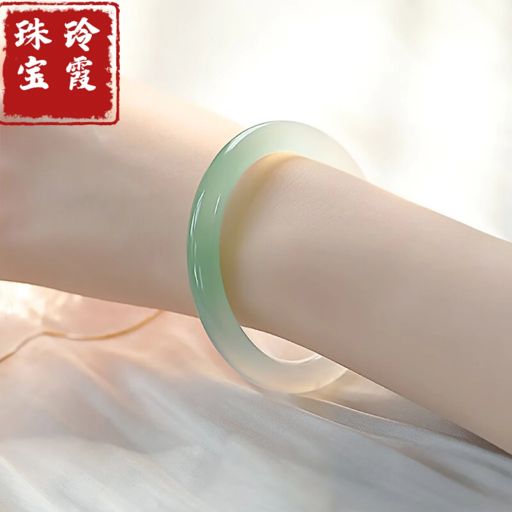 天然飘绿玛瑙手镯古风圆条玉髓镯子女款收藏玉石多样性发拍一发一